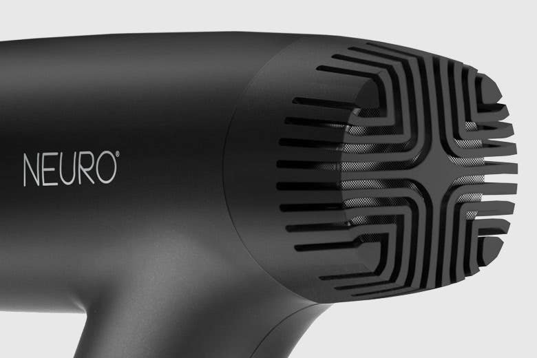 Come pulire gli strumenti per lo styling dei capelli